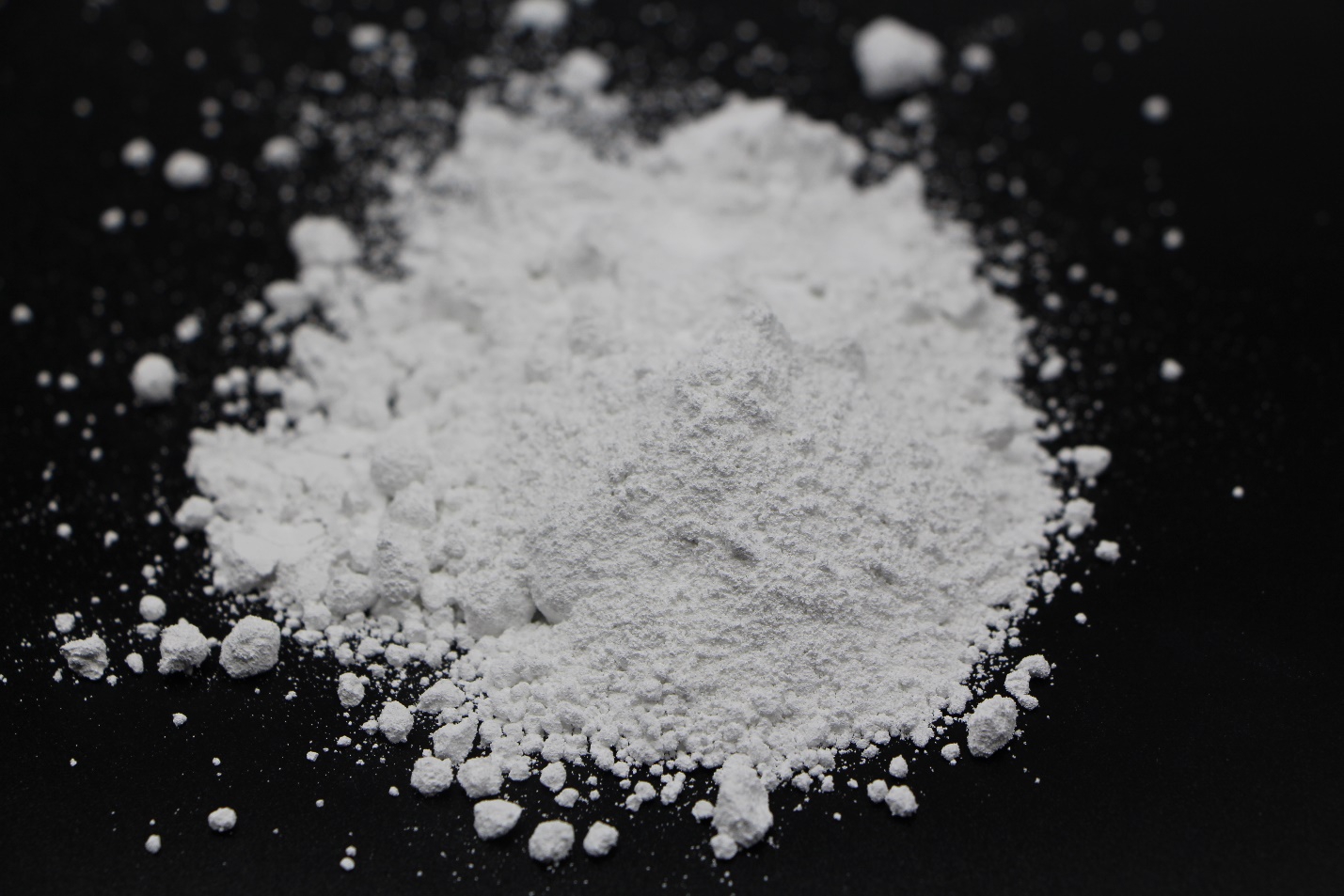 超細(xì)白炭黑在橡膠中的應(yīng)用